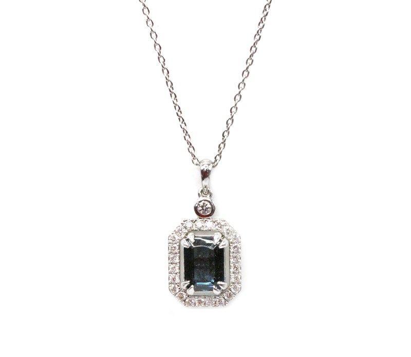 Picture of Pendant  P-17995-WG