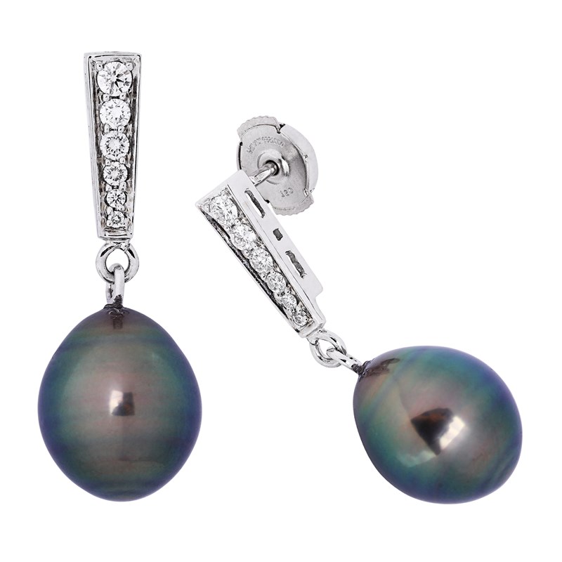 Picture of Baroque Pearl Earrings